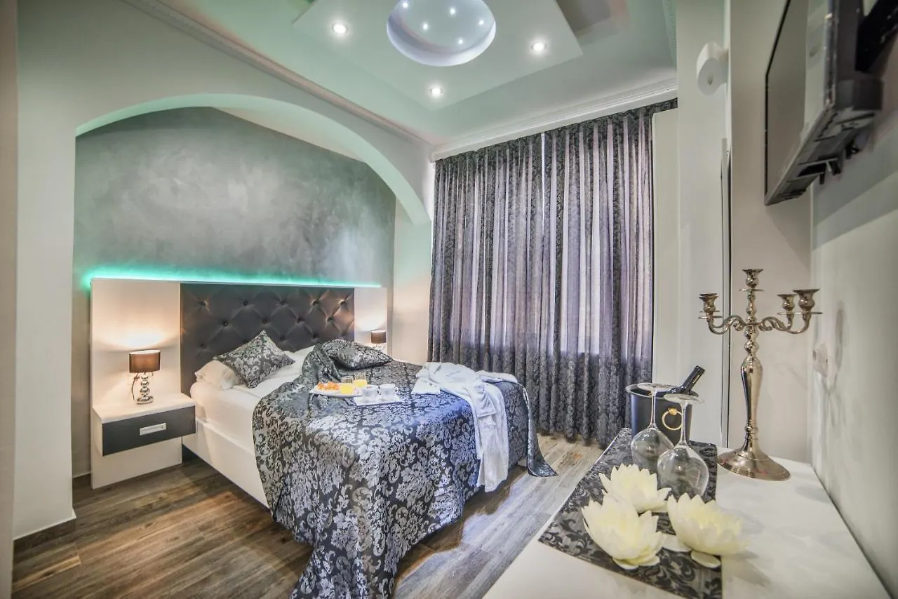 Hotel Boutique Natka Rovinj 4*,