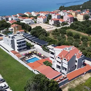 Aparthotel Plat ****